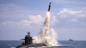 India conducted a test of the K-4 missile, which can travel 3,500 km, from a 6,000-ton submarine.