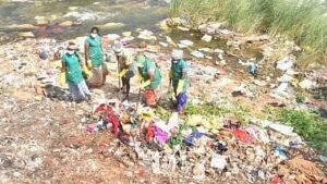 Vikatan News Reaction: The District Collector who cleaned the Vaigai River in Dindigul!