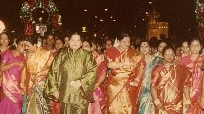 வளர்ப்பு மகனின் ஆடம்பரத் திருமணம்