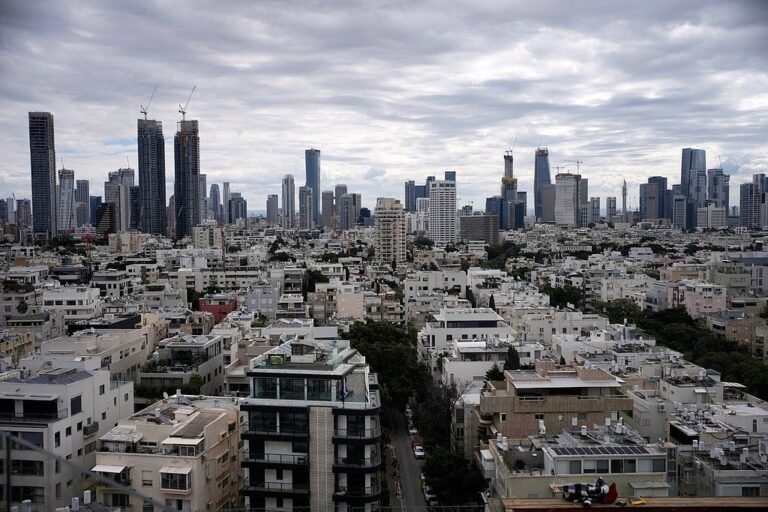 Attack spreads in the Middle East; was the Burj Khalifa targeted by Iran?