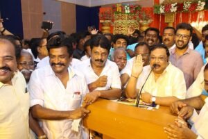 Chief Minister Stalin enjoyed reading the newspaper; a special celebration in the Kalaignar family!