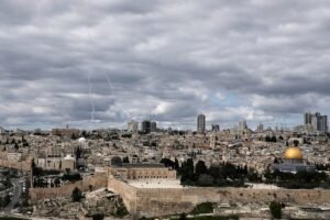 Iran has launched a retaliatory attack on America and Israel – tensions continue!