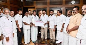 “Evil forces consider DMK as their mother party!” – Sasikala on O.P.S