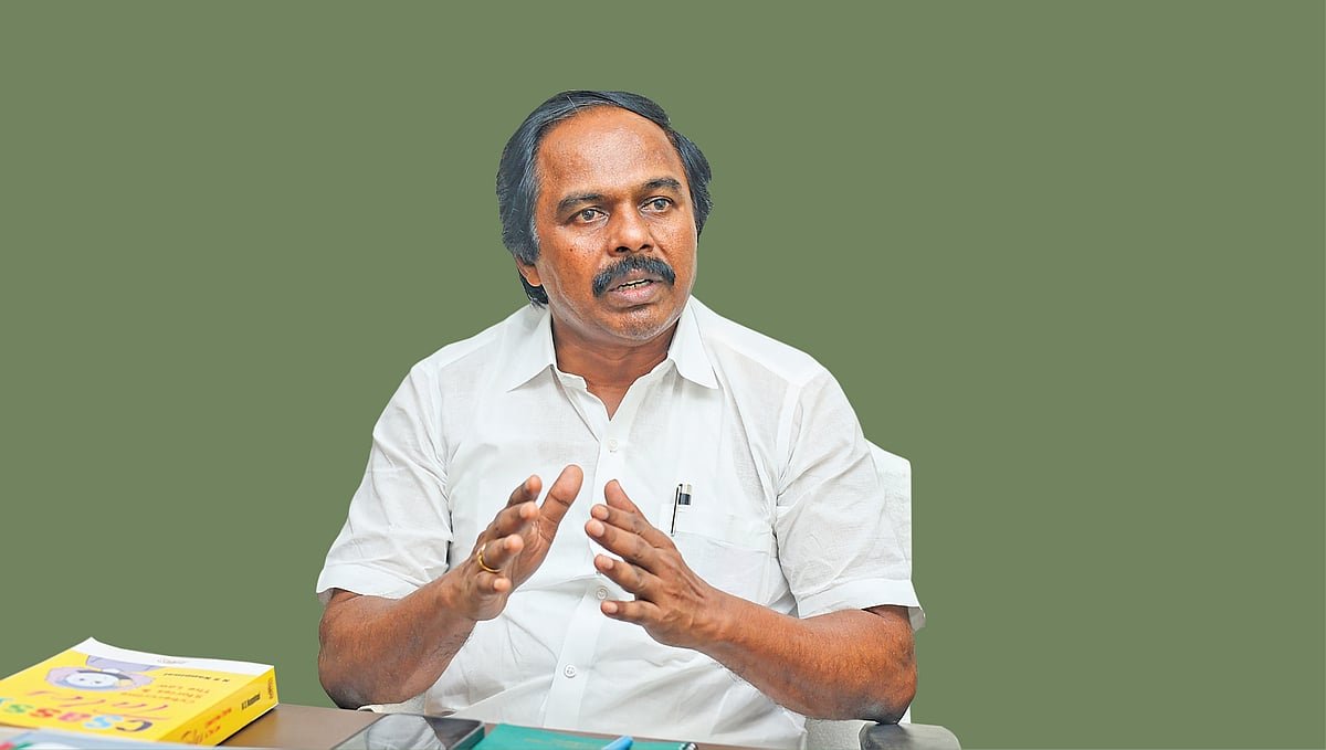 மனோ தங்கராஜ் 