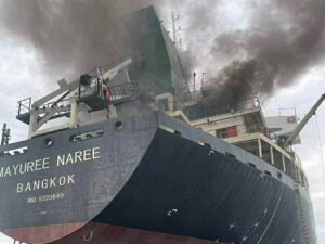 Attack on cargo ship approaching India: Tension due to Iranian military at the Hormuz Strait!