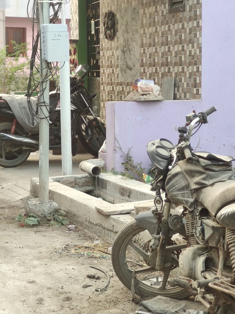 Thandalam: Persistent rainwater drainage problem… Will the officials take swift action?!