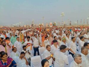 Madurai National Democratic Alliance Conference: Leaders of the United Alliance Parties Holding Hands | Photo Album