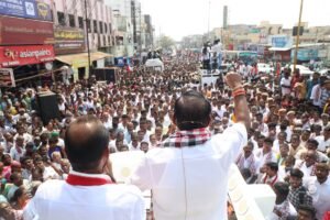 He came, bowed, and shed tears; I am suppressing them and reading for respect! – EPS criticizes Sengottaiyan