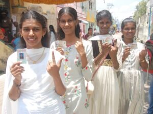 Nellai: First-generation voters who came to vote, newlywed couples! | Photo Album