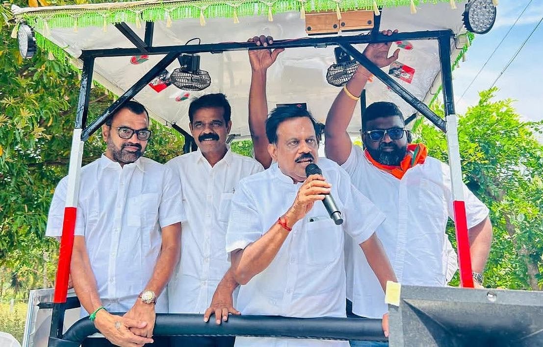 அ.தி.மு.க வேட்பாளர் தளவாய் சுந்தரத்துக்கு ஆதரவாக பிரசாரம் மேற்கொண்ட தாடி பாலாஜி