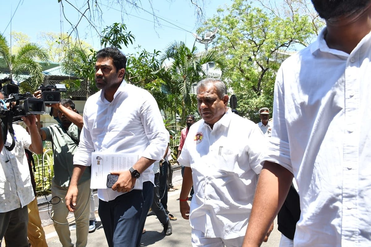 ஆனந்த், ஆதவ்