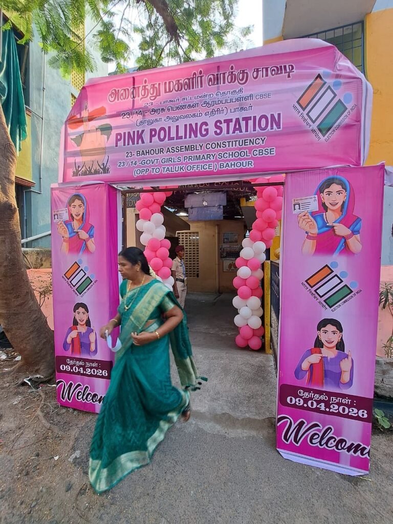 Puducherry: Rangasamy arrives on a two-wheeler to vote; Robo welcomes him – people enthusiastically cast their votes!