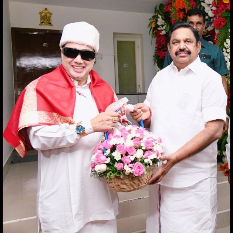 Wearing an M.G.R. costume and asking for money for campaigning is wrong! – Qatari businessman Amaran