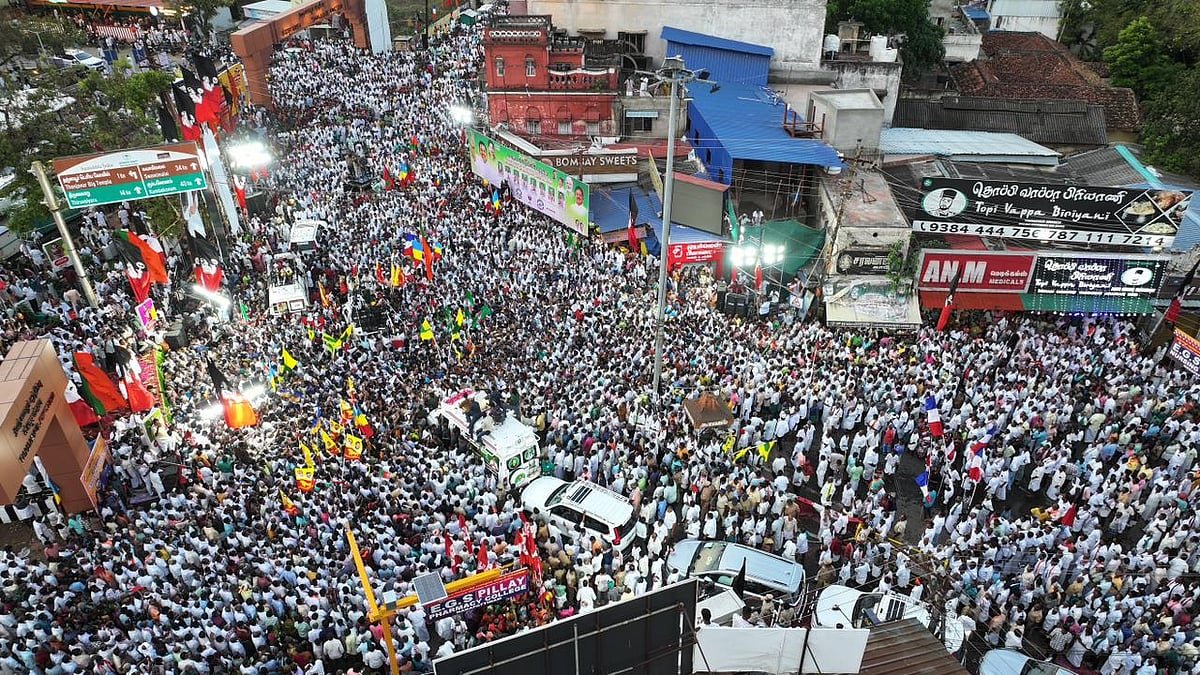 தஞ்சாவூரில் எடப்பாடி பழனிசாமி, டி.டி.வி.தினகரன் ஒன்றாக பிரச்சாரம்