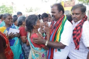 மக்களுடன்