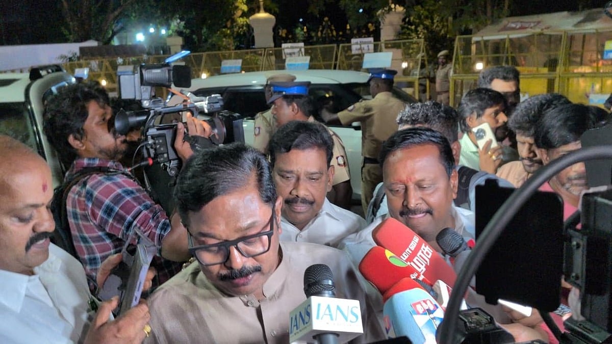 டிடிவி தினகரன் - அமமுக எம்எல்ஏ