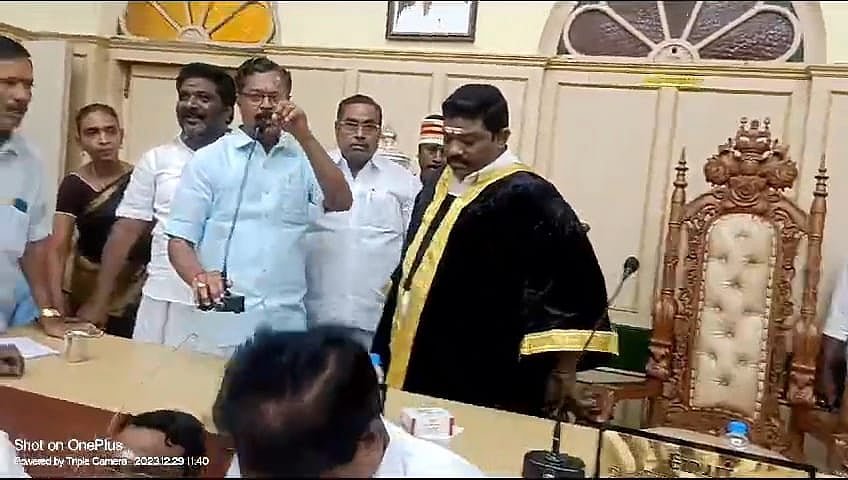 மேயர் சரவணன் மற்றும் துணை மேயர் தமிழழகன்
