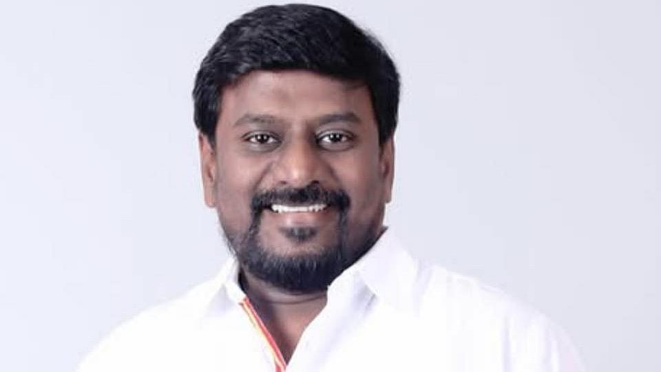 விஜய் - ராஜ்மோகன்