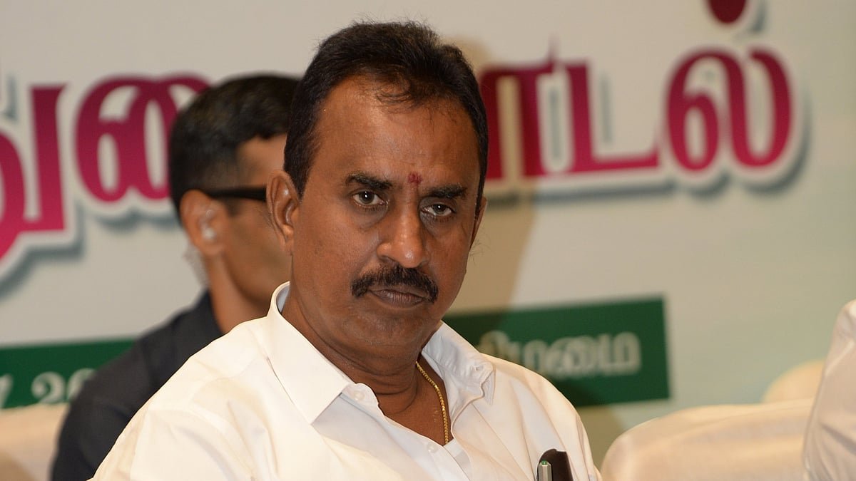 வேலுமணி