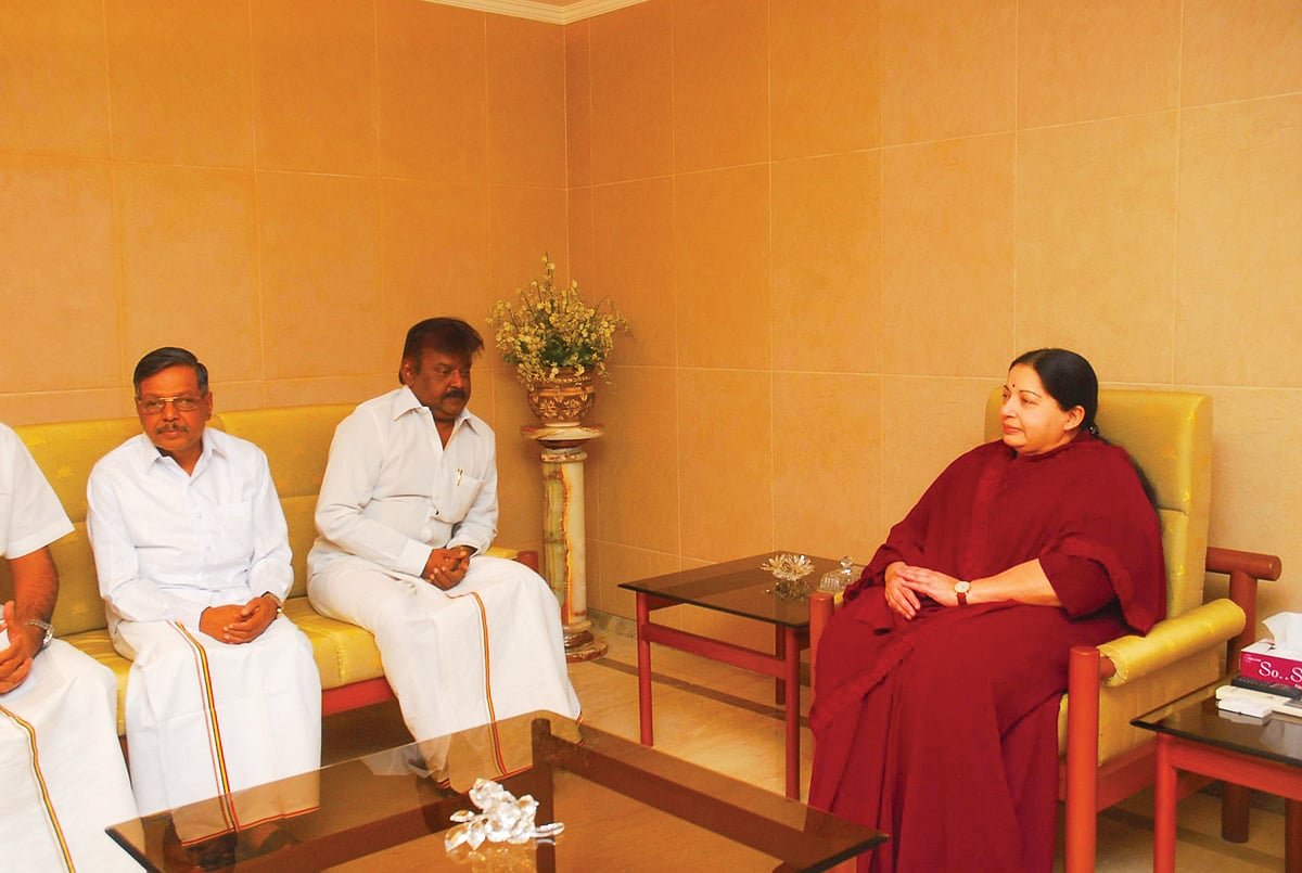  ஜெயலலிதாவைச் சந்தித்த விஜயகாந்த்