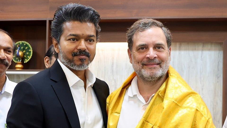 விஜய் - ராகுல் காந்தி 