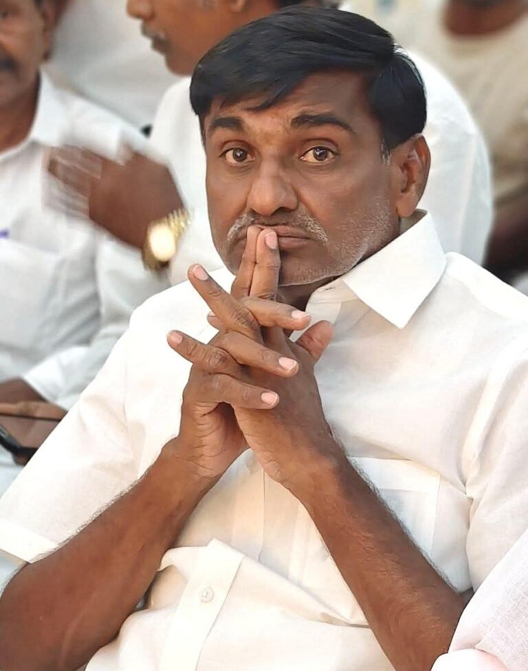Edappadi is our leader; no alternative opinion – K.C. Veeramani who jumped from Velumani’s team.