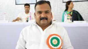 ராகுல் காந்தி - மேலூர் விஸ்வநாதன் -