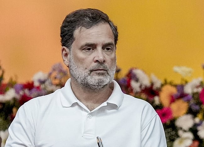 Modi is an employee who obeys America: Rahul Gandhi’s criticism!
