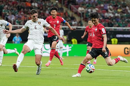 Mexico, South Korea started with a victory