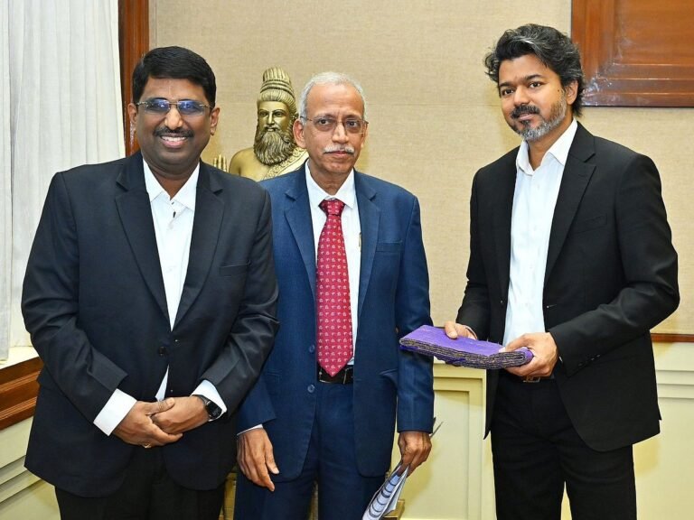 City Union Bank senior officials meet with Chief Minister Vijay!