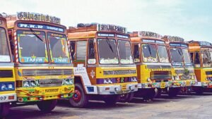 1 lakh trucks stranded due to lack of loads: Owners urge reduction in diesel prices