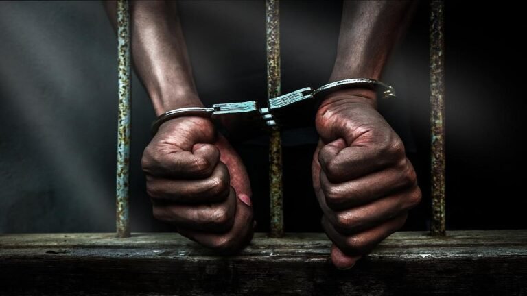 SI attacked with a sickle: youth and minor arrested
