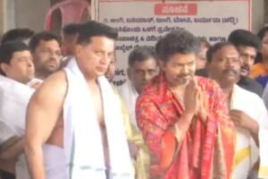 Kollur Mookambika Amman Temple: Chief Minister Vijay offers prayers