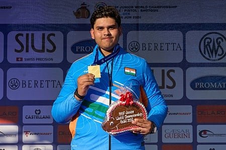 Sameer, gold for Rohit: India in first place