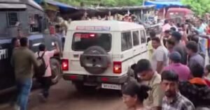 Eggs thrown at administrators… growing public opposition – Mamata’s party under severe pressure!