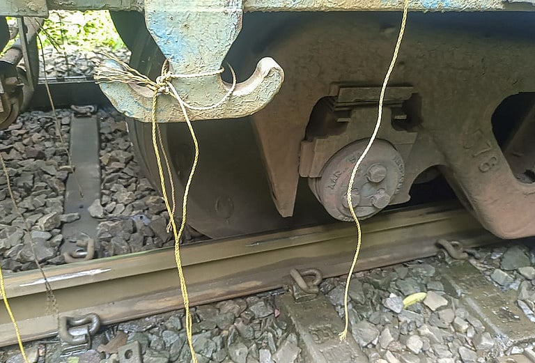 Goods train derails in Odisha!
