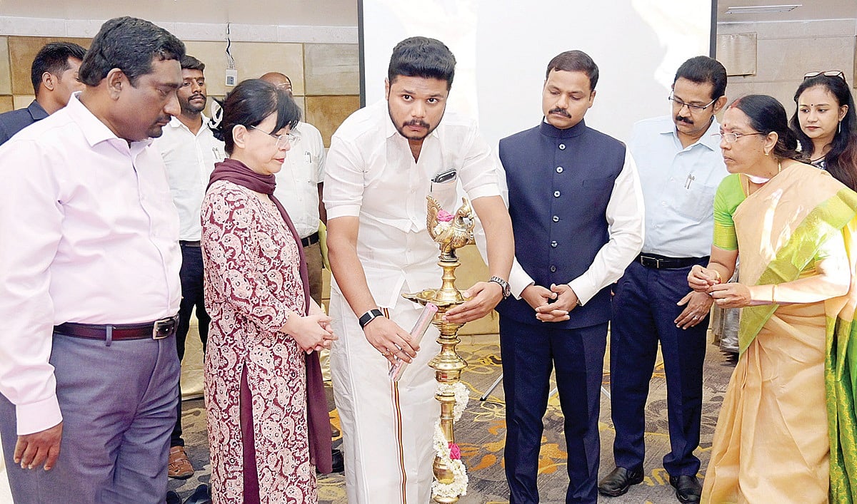 Let's make the state a leader in labor welfare too: Minister Mohammed Parvez's call