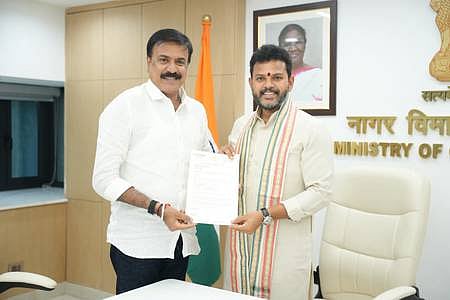 Speed up the work at Vellore and Trichy airports Durai Vaiko and L.K. Sudhish submit petition to the Union Minister