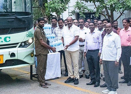 ‘Payani’ drinking water for Rs. 10 on government express buses!