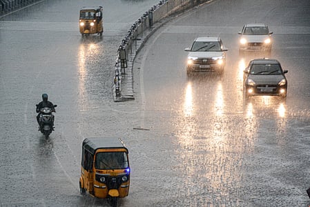 Rain has swept across the districts near Chennai!