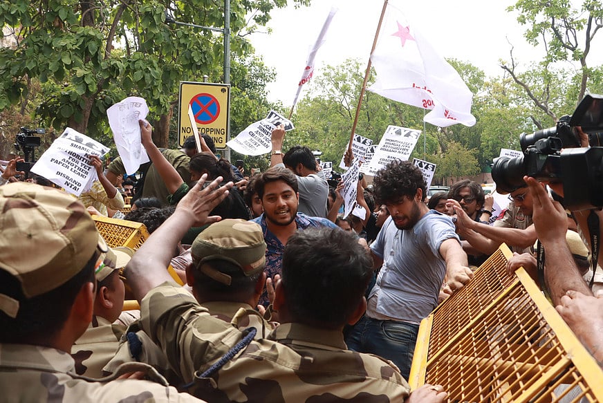 Supreme Court advises states to drop cases against students protesting NEET: states can withdraw the cases