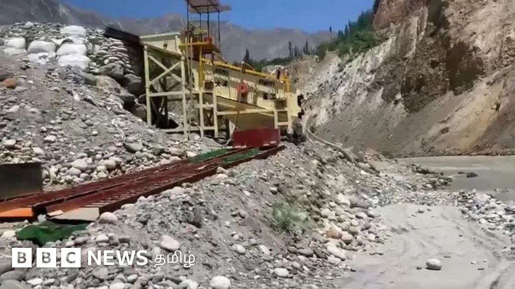 "Submerging farmlands": People oppose gold prospecting with heavy machinery along the Indus River in Gilgit-Baltistan