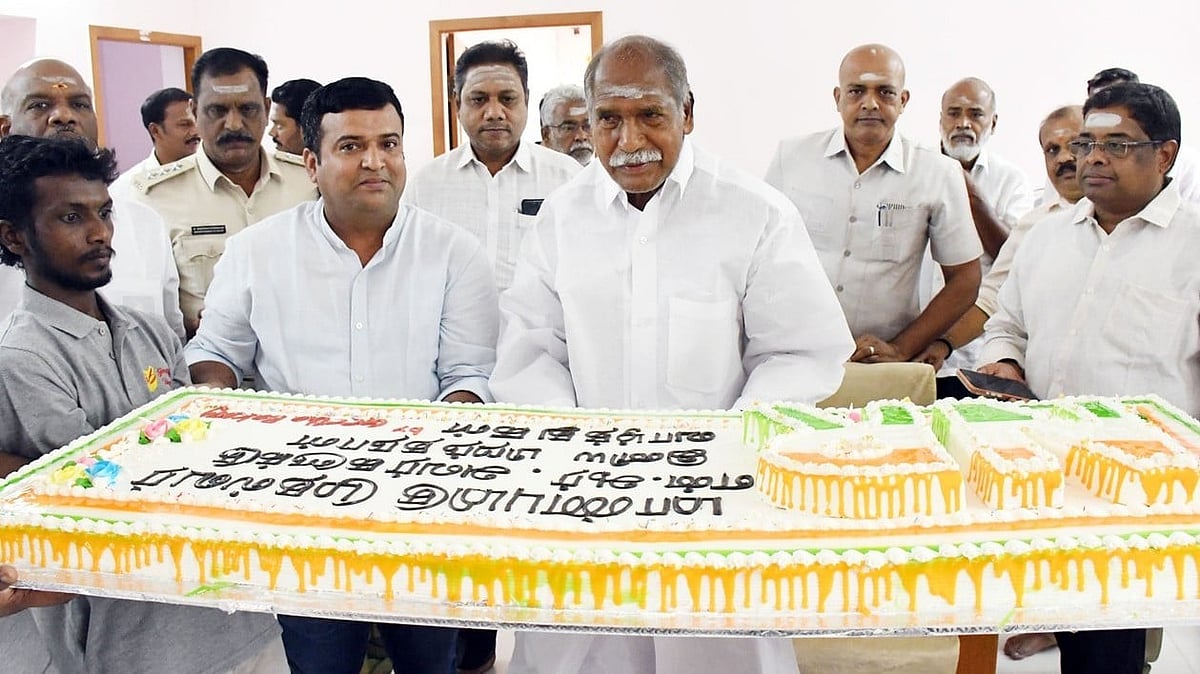 Puducherry Chief Minister Rangasamy's birthday: Tamil Nadu Chief Minister Vijay conveyed his wishes over the phone