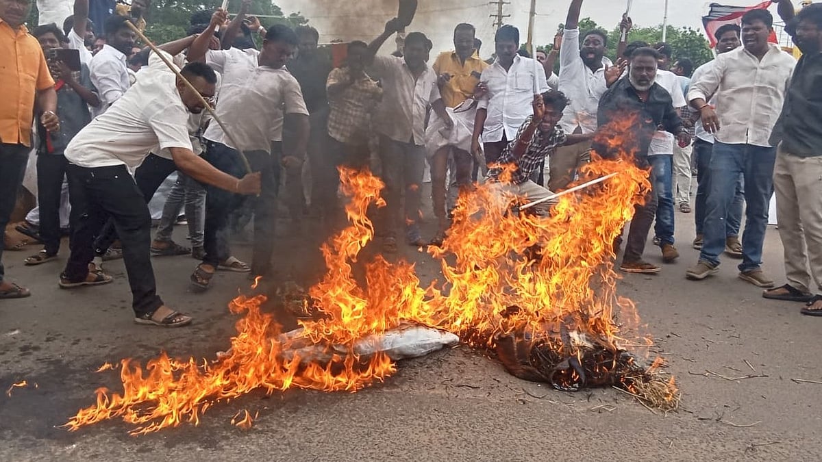 Udhayanidhi issue: Clash between DMK and TVK members in Thanjavur