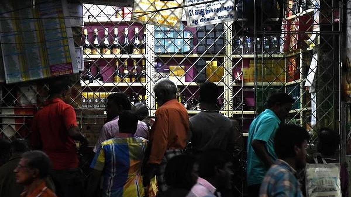 Receipt mandatory for alcoholic beverages: High Court orders Tasmac administration