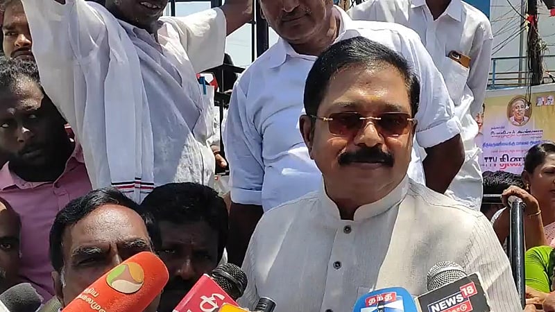 The crop loan waiver announcement should be made in the current session itself: TTV Dhinakaran