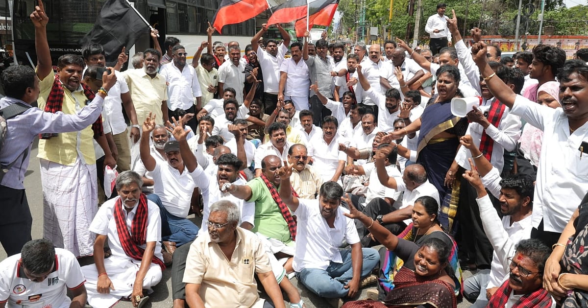 Udhayanidhi Stalin arrested; 
DMK members take to the streets in protest in Nellai! | Album
