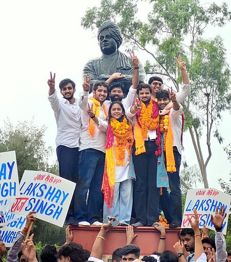 Delhi University Students' Union election! ABVP retained 3 positions including the president; an independent candidate became vice president!