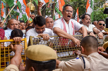 Rally demanding the removal of Gnanesh Kumar: Congress workers arrested in several places: clash with police