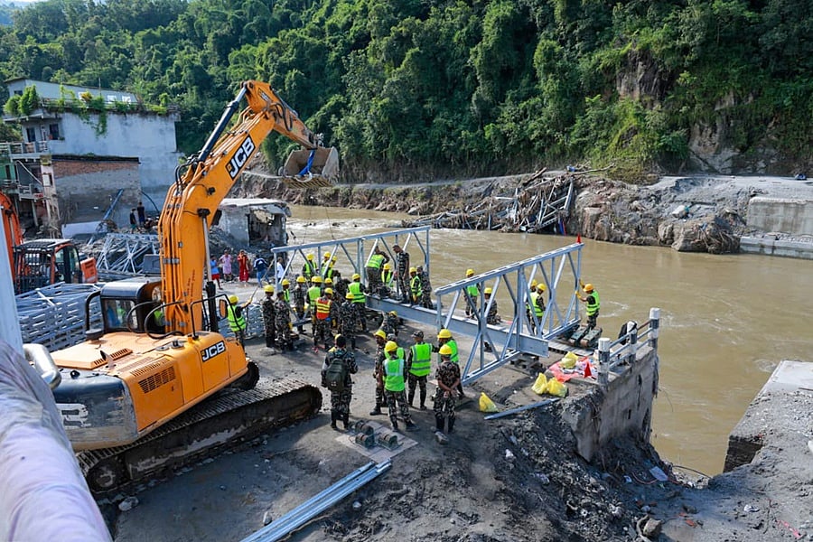 Nepal floods: death toll rises to 1,450; more than 6,000 missing